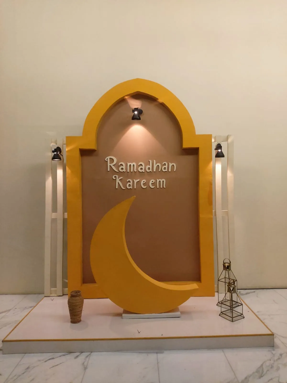 Backdrop acara perusahaan profesional di Jakarta oleh ArsenEO