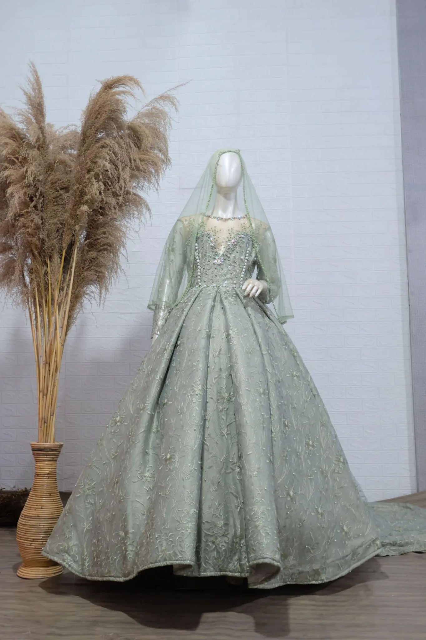 Inspirasi baju pengantin Chinese mewah untuk wedding formal