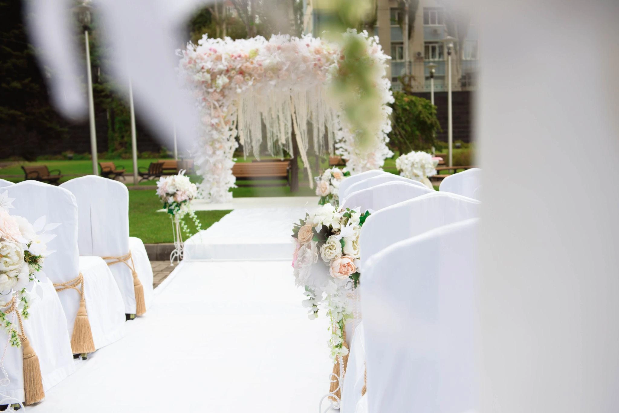 Dekorasi wedding simple dan elegan dengan warna lembut