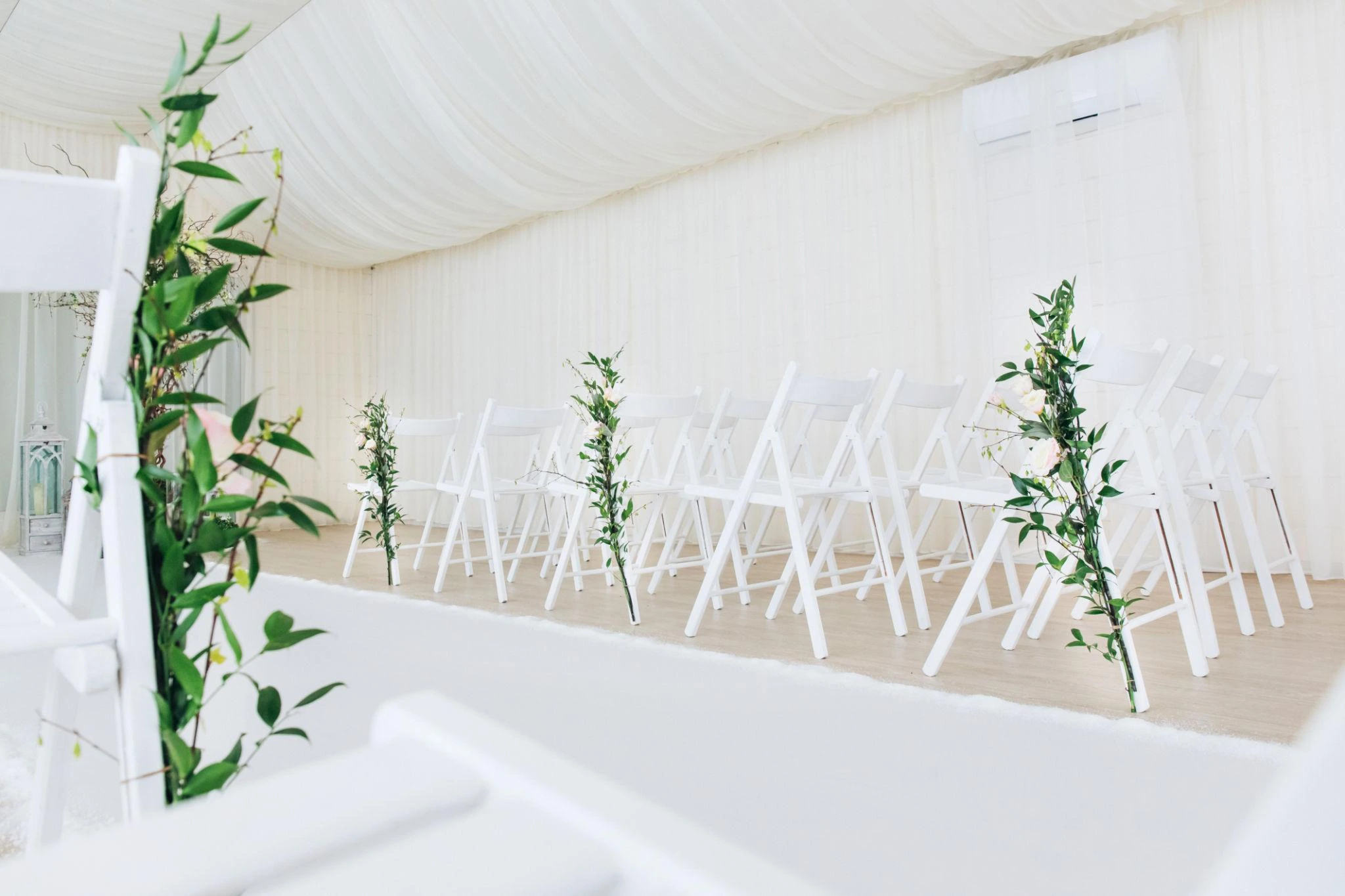 Wedding minimalis Jakarta dengan tampilan bersih dan rapi