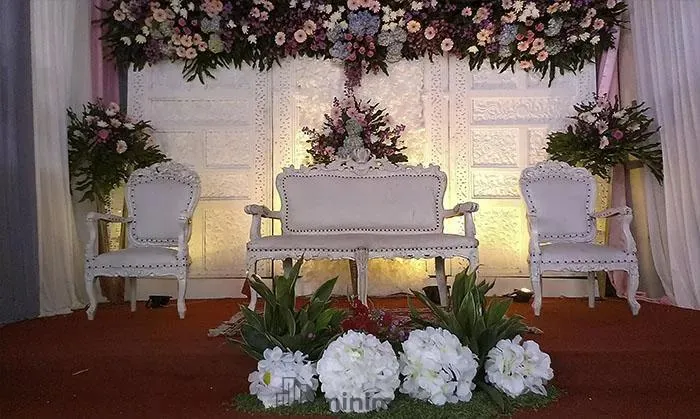 Inspirasi wedding minimalis untuk venue indoor dan restoran