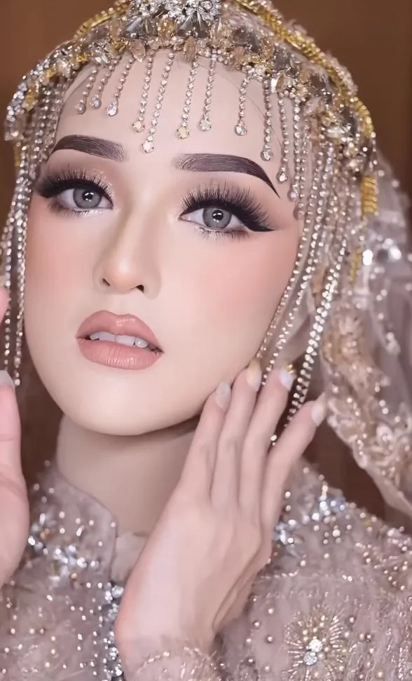 Makeup artist pengantin untuk wedding modern dan anggun