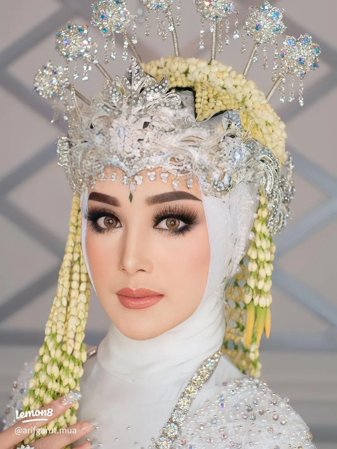 Inspirasi makeup wedding elegan untuk pengantin wanita