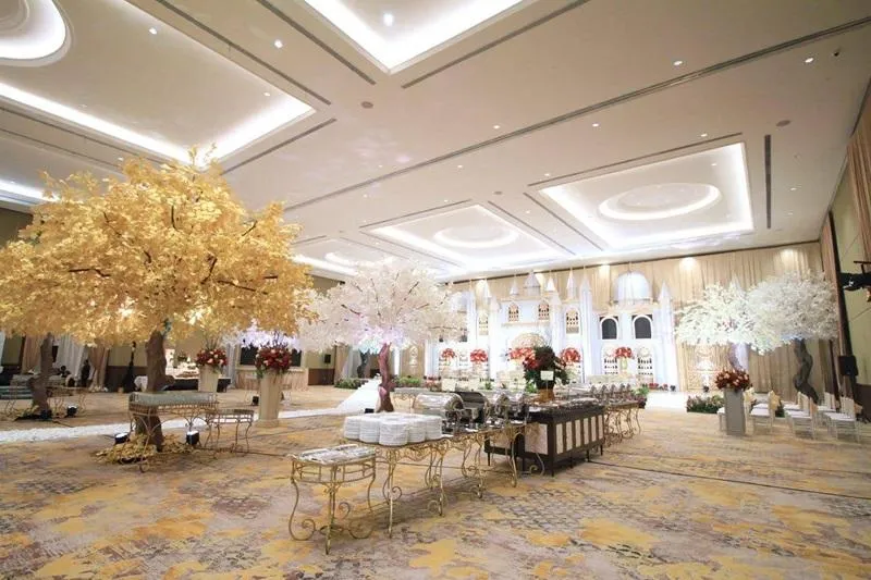 Venue wedding indoor elegan untuk resepsi pernikahan