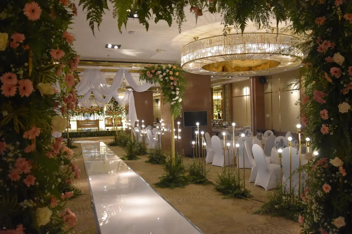 Venue resepsi wedding Jakarta dengan setup dekorasi elegan